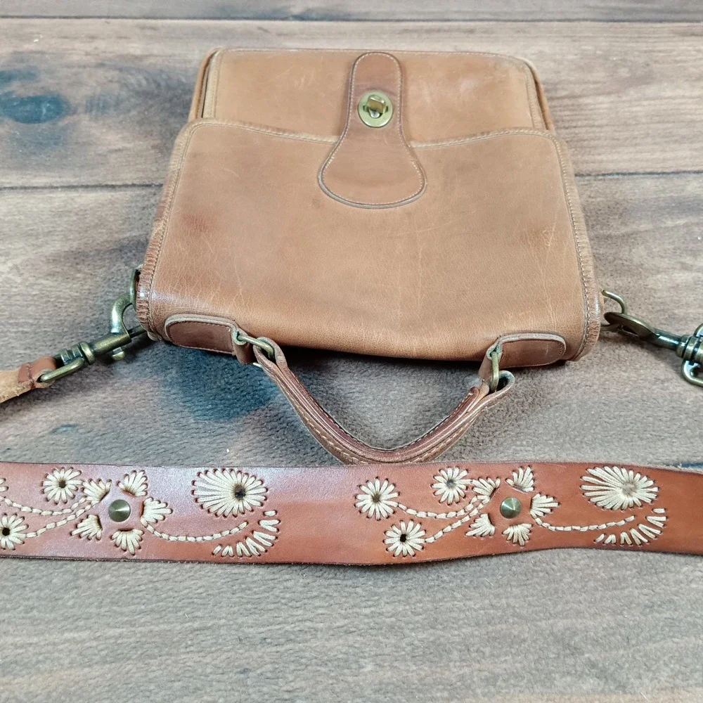Vintage Coach Purse clasp brown messenger bag with handle and flower stap5942
